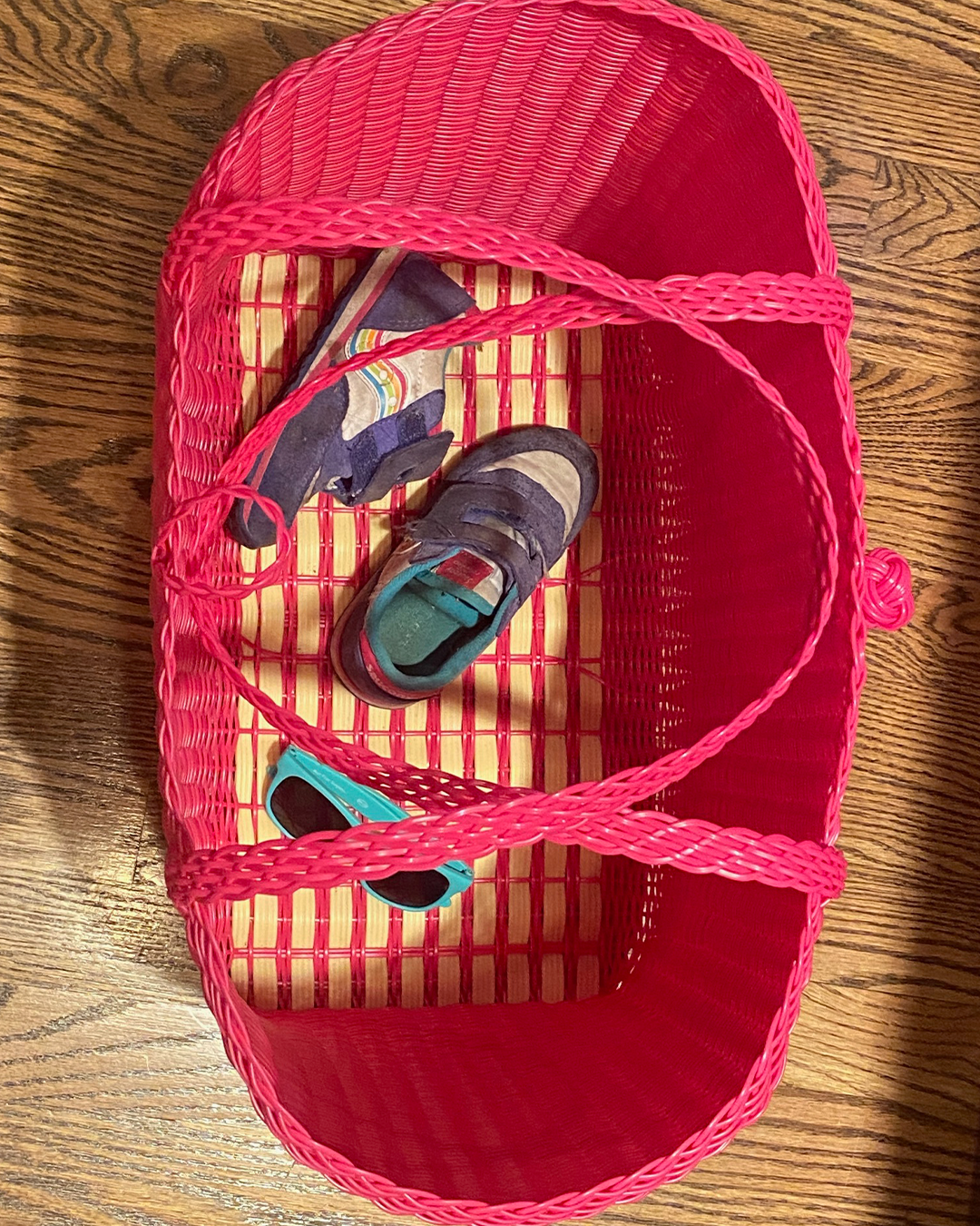 Medium | Solid Hot Pink