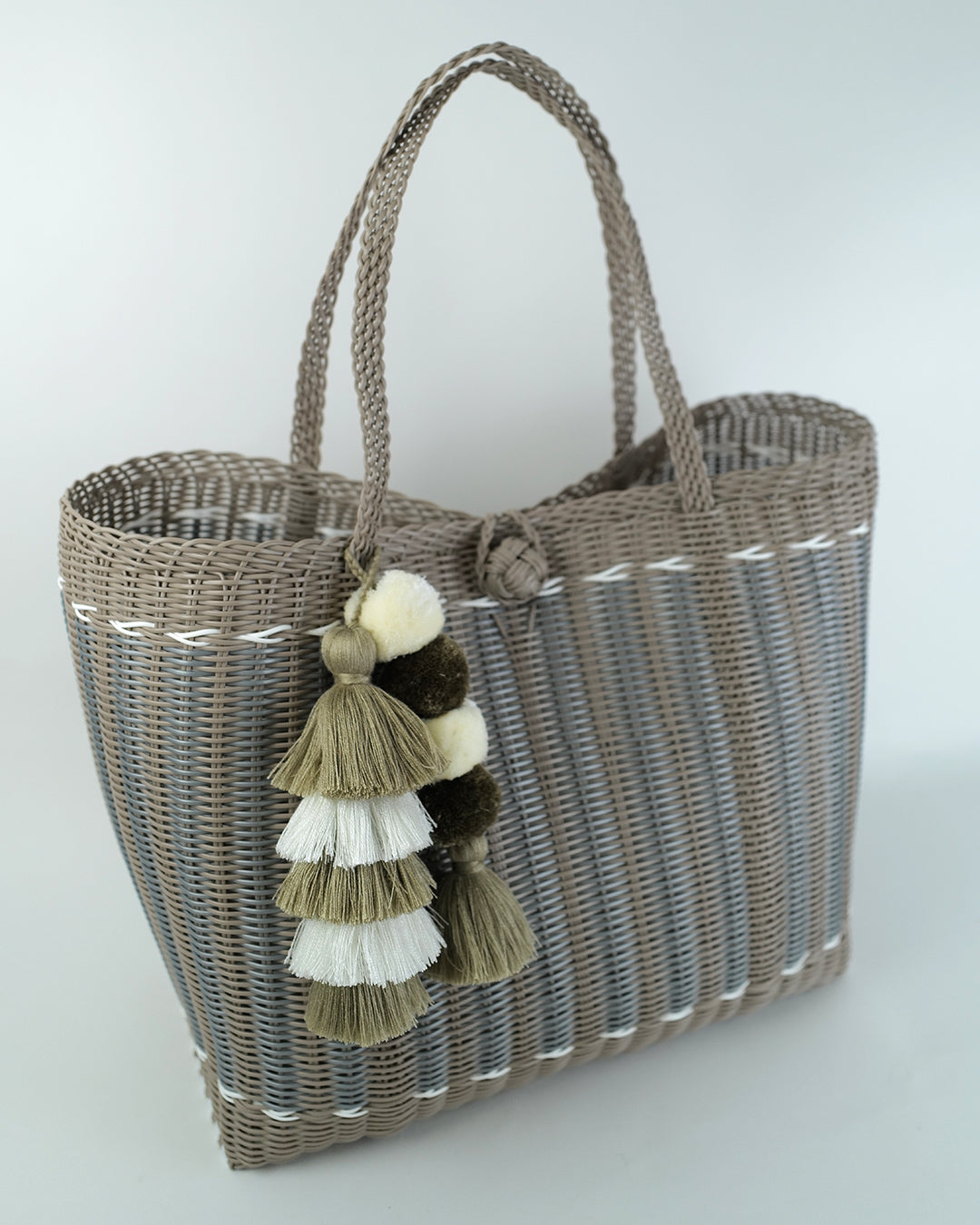 Flair Poms | Tassels in Beige + White