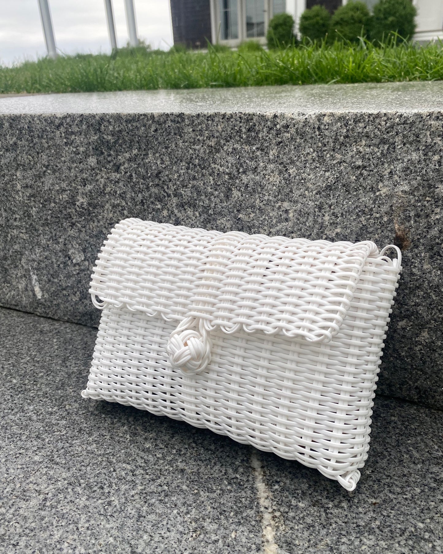Pochette | Jade Pebble Gemstone in White