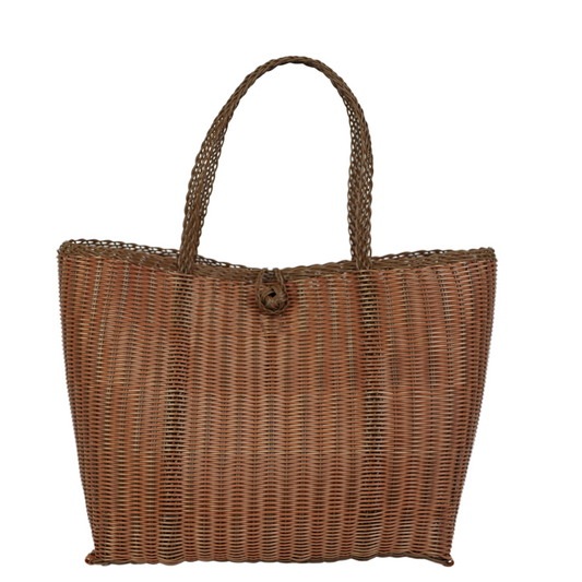 Medium | Maggie's Picnic