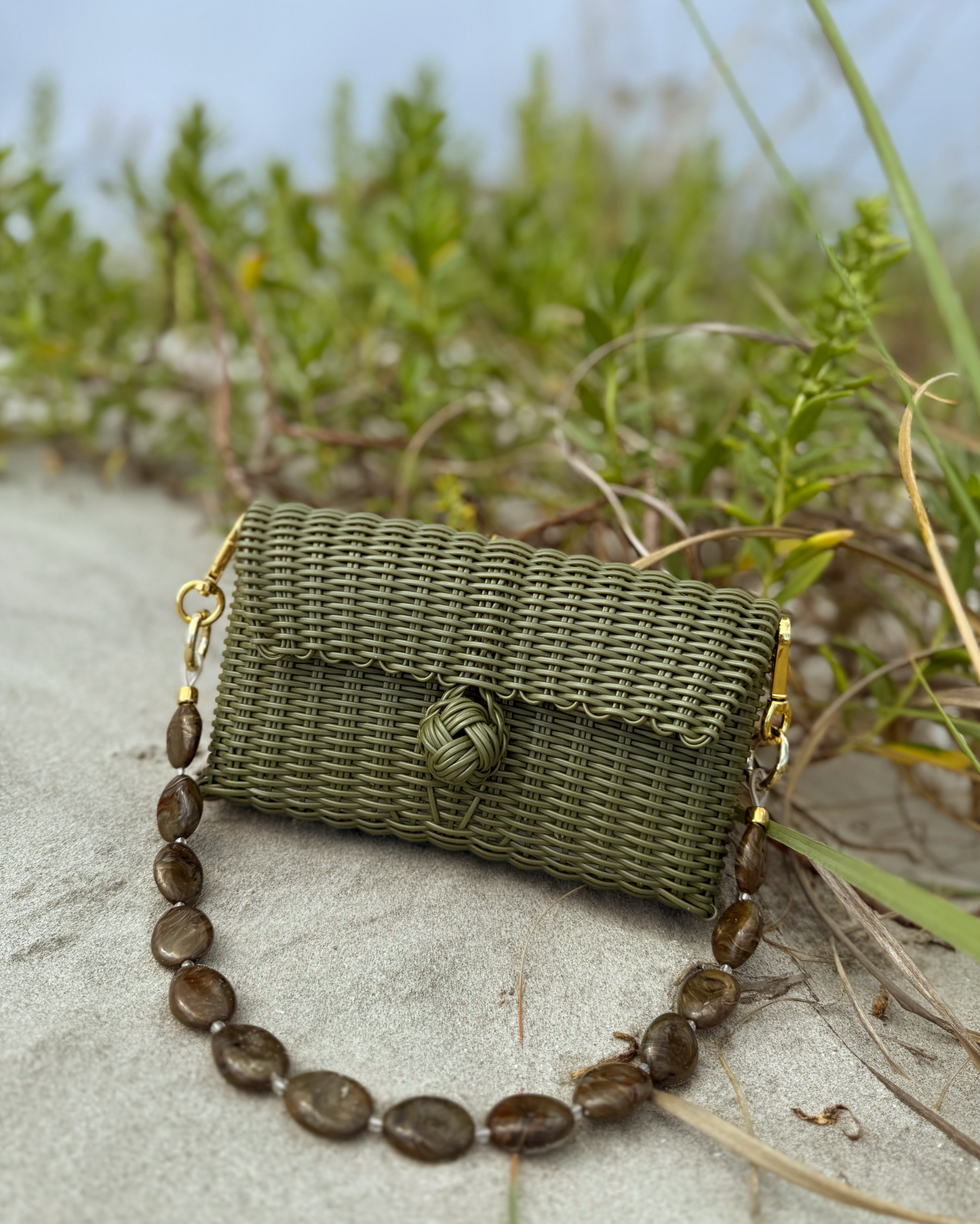 Perfect Clutch  for Coastal Vibe Lilley Line Pochette Olive